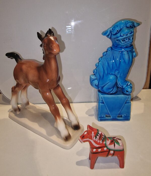 DALAH HORSE AND CHINESE DOG